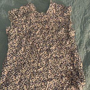 Floral short sleeve top